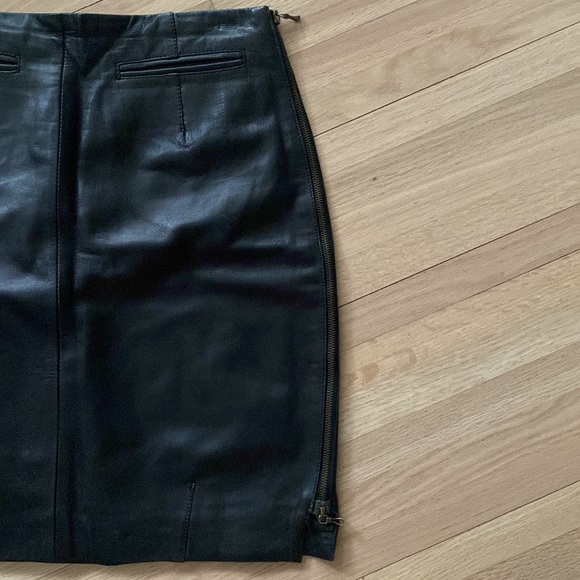 Rene Lezard Sexy Leather Skirt with zipper slit - Picture 4 of 8